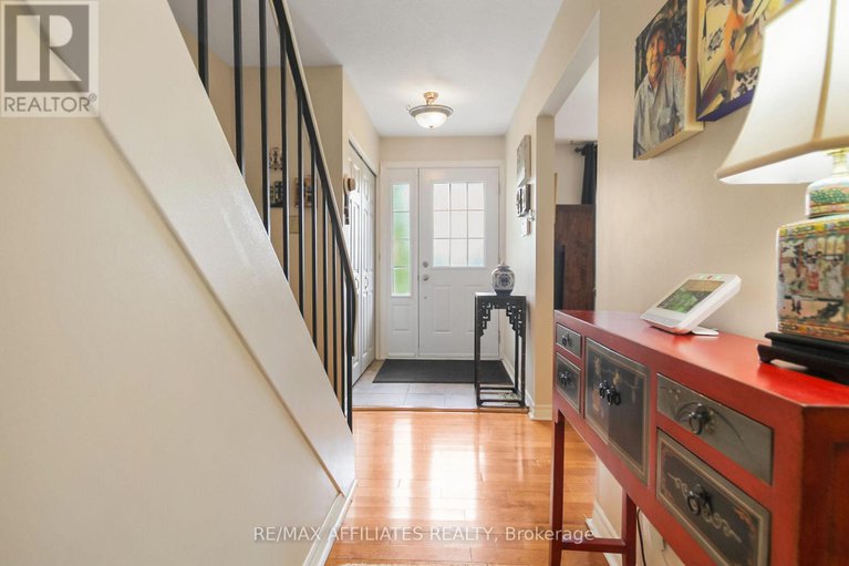 28825301/1065-meadowlands-drive/carleton-square/ottawa/ontario/K2C0K5_3