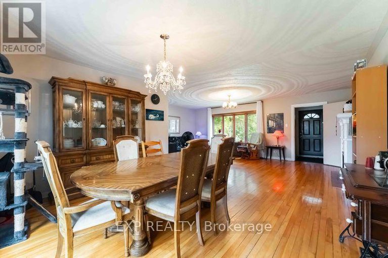 28788281/878-ivanhoe-avenue/queensway-terrace-north/ottawa/ontario/K2B5S5_10
