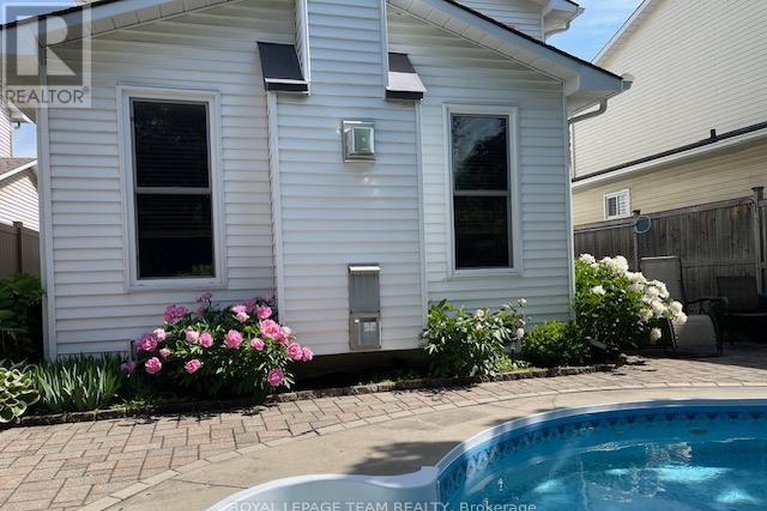 29296774/118-seabrooke-drive/glencairnhazeldean/ottawa/ontario/K2L2R4_40