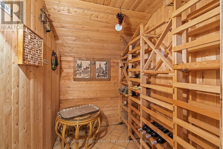 28466131/2024-corry-street/elmvale-acres/ottawa/ontario/K1G2M5_29