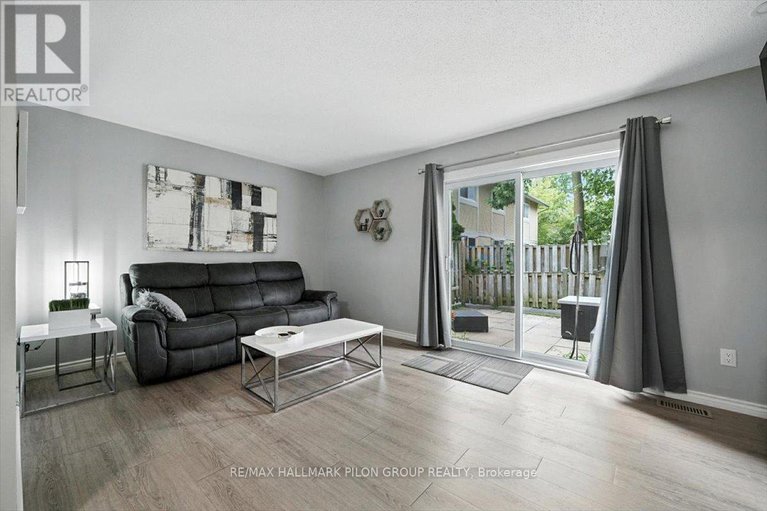 28798158/1417-ballard-court/pineview/ottawa/ontario/K1B4Y9_5