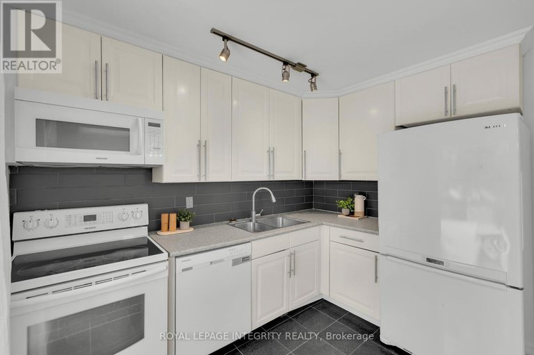 29428400/7-fallow-court/hunt-club-parkgreenboro/ottawa/ontario/K1T1W8_8