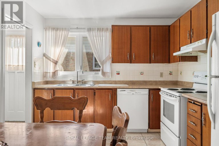 28997757/1665-fisher-avenue/carleton-heights/ottawa/ontario/K2C1X9_9