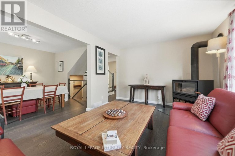 29381594/1456-michaelsem-street/chateauneuf/ottawa/ontario/K1C7C3_17