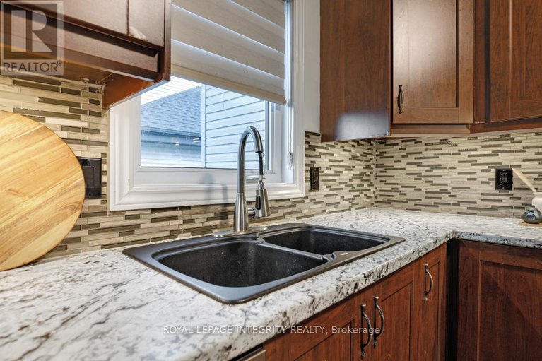 28826522/282-jasper-crescent/town-of-rockland/clarence-rockland/ontario/K4K0B9_14