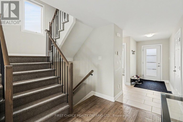 29675928/540-lucent-street/village-of-russell/russell/ontario/K4R0E7_20