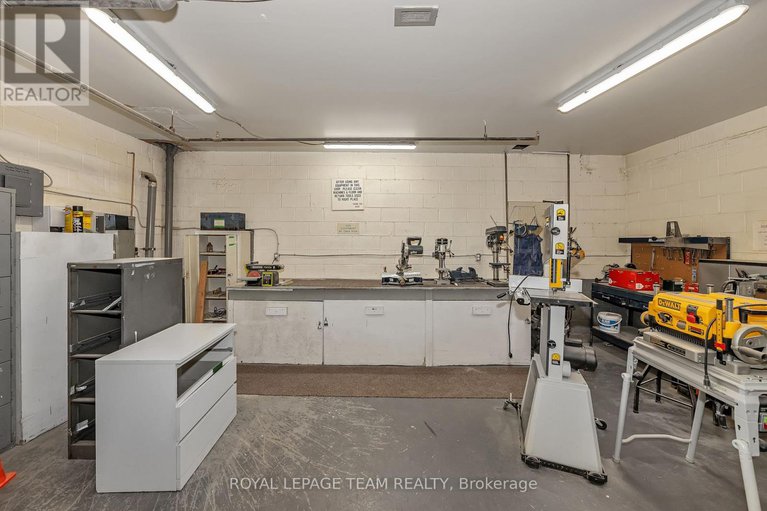 29128089/1210-20-chesterton-drive/borden-farmstewart-farmcarleton-heightsparkwood-hills/ottawa/ontario/K2E6Z7_30