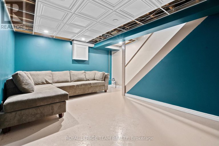 28889224/230-currell-avenue/westborohampton-park/ottawa/ontario/K1Z7J3_25