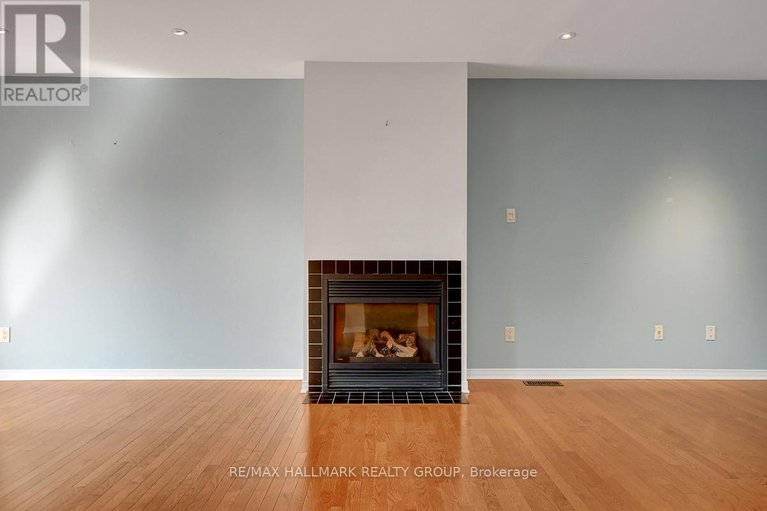 28576253/553-burleigh-private/cyrville/ottawa/ontario/K1J1J9_6
