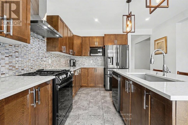 29674267/372-aquaview-drive/avalon-east/ottawa/ontario/K4A5K5_20