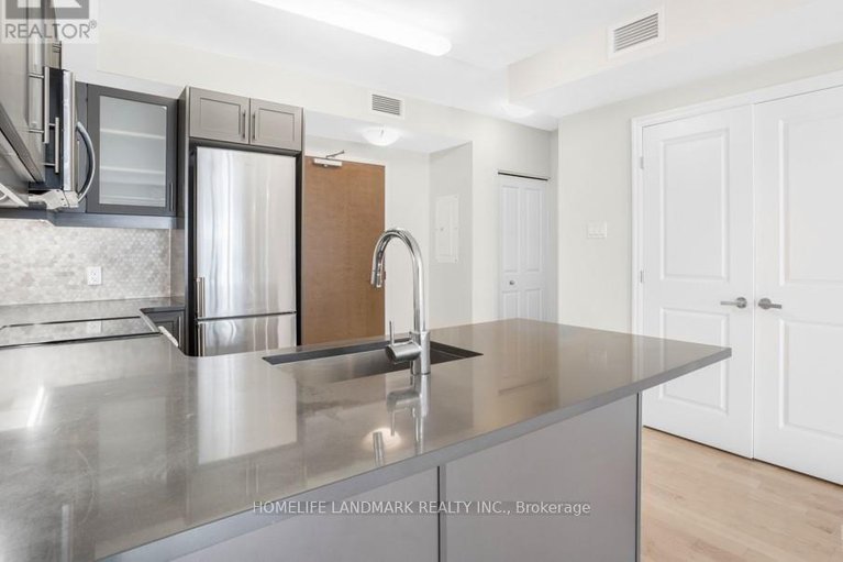 28093767/2607-195-besserer-street/sandy-hill/ottawa/ontario/K1N0B6_13