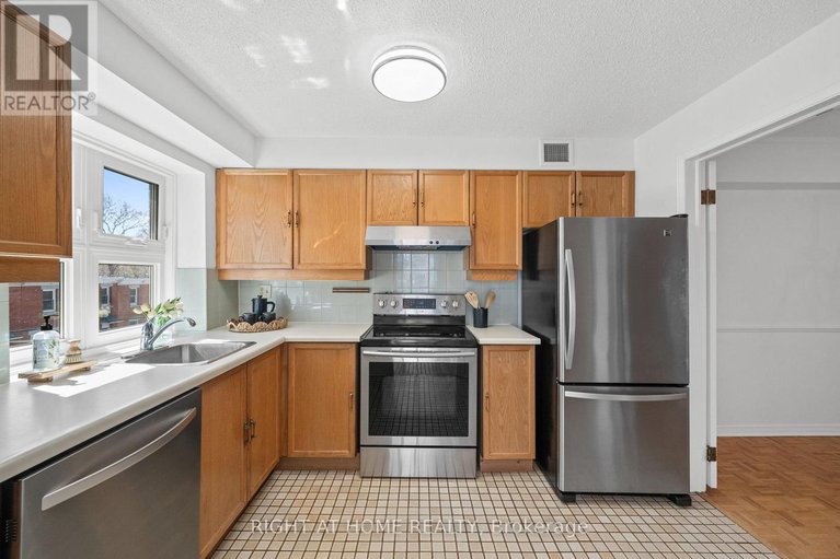 29675645/301-320-crichton-street-n/lindenlea/ottawa/ontario/K1M1W5_17