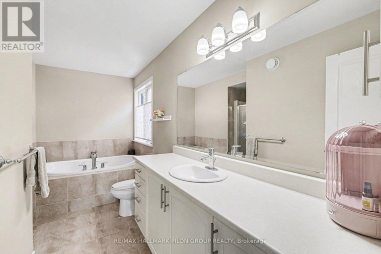 29445572/845-contour-street/mer-bleuebradley-estatesanderson-park/ottawa/ontario/K1W0G6_23