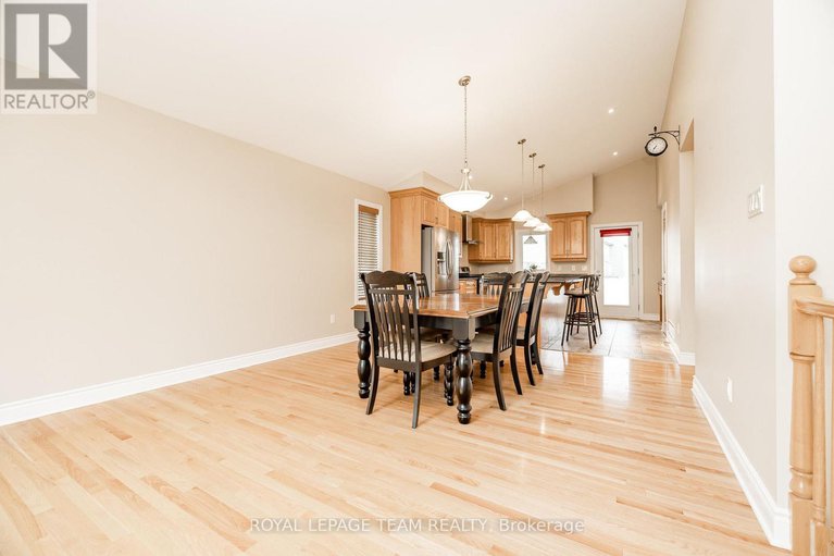 29034241/115-york-crossing-road/village-of-russell/russell/ontario/K4R0C5_12