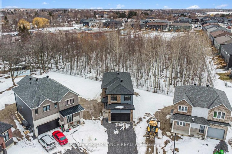 29540688/14-academie-street/embrun/russell/ontario/K0A1W0_49