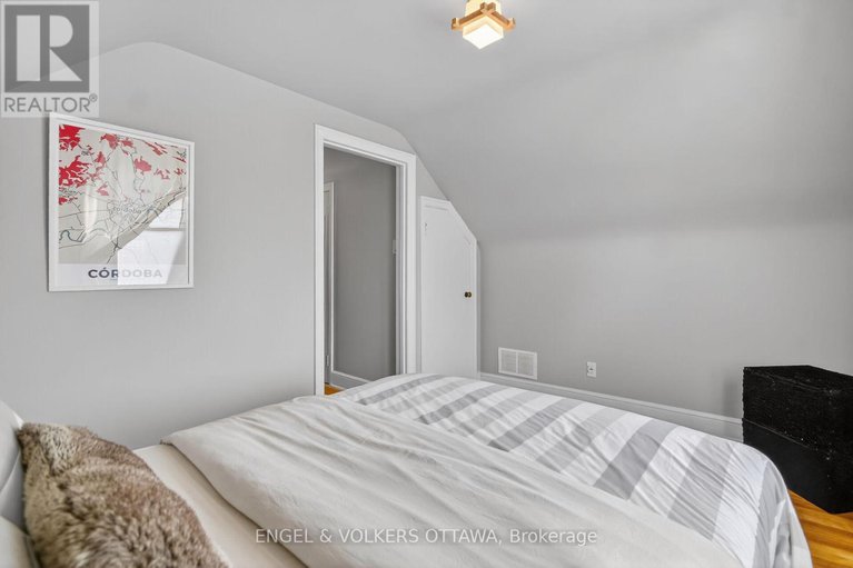 29397615/1235-erie-avenue/ridgemont/ottawa/ontario/K1V6G5_28