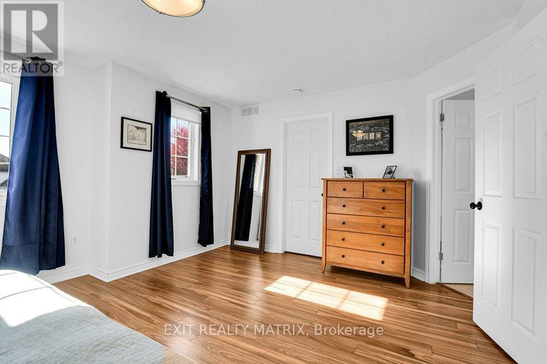 29145148/582-emerald-street/town-of-rockland/clarence-rockland/ontario/K4K0B4_21