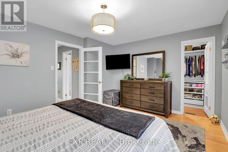 28364340/112-claiborne-way/queenswood-heights-south/ottawa/ontario/K1E3V9_24