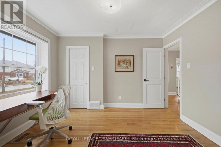 29622537/513-windermere-avenue/mckellarhighland/ottawa/ontario/K2A2W3_12