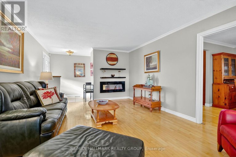 29053802/838-balsam-drive/chatelaine-village/ottawa/ontario/K1E1B7_7