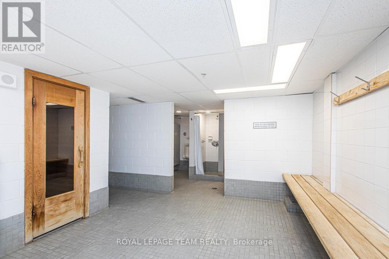 28918766/1095-ambleside-drive/woodroffe/ottawa/ontario/K2B8E2_40