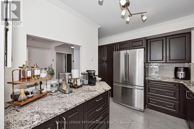 29480330/1512-2760-carousel-crescent/emerald-woodssawmill-creek/ottawa/ontario/K1T2N4_13