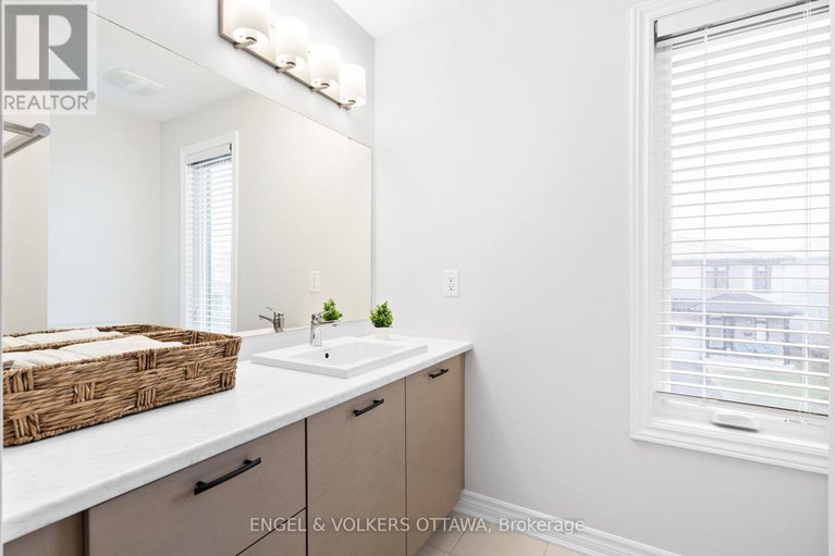 28403100/329-finial-way/half-moon-bay/ottawa/ontario/K2J6V9_25