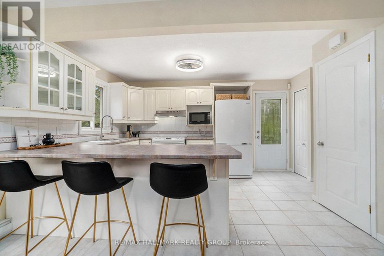 28792795/1611-belcourt-boulevard/orleanssunridge/ottawa/ontario/K1C1M3_9