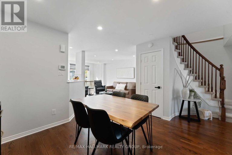 28985545/104-esterbrook-drive/mer-bleuebradley-estatesanderson-park/ottawa/ontario/K1W0A9_8