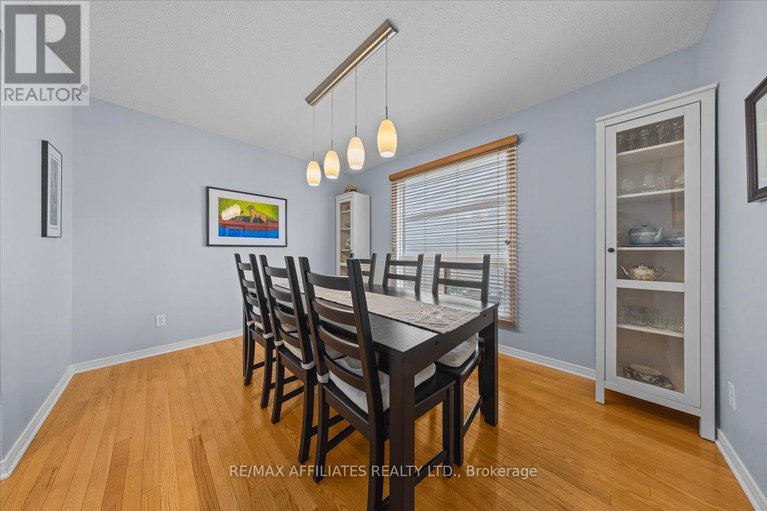 28820212/605-falwyn-crescent/fallingbrookridgemount/ottawa/ontario/K4A2B4_8