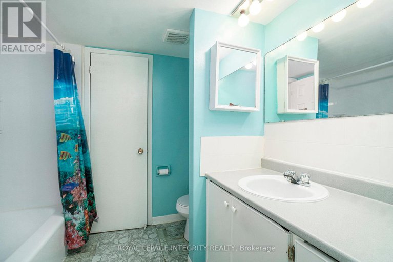 28649416/14-mulvagh-avenue/borden-farmstewart-farmcarleton-heightsparkwood-hills/ottawa/ontario/K2E6M6_28