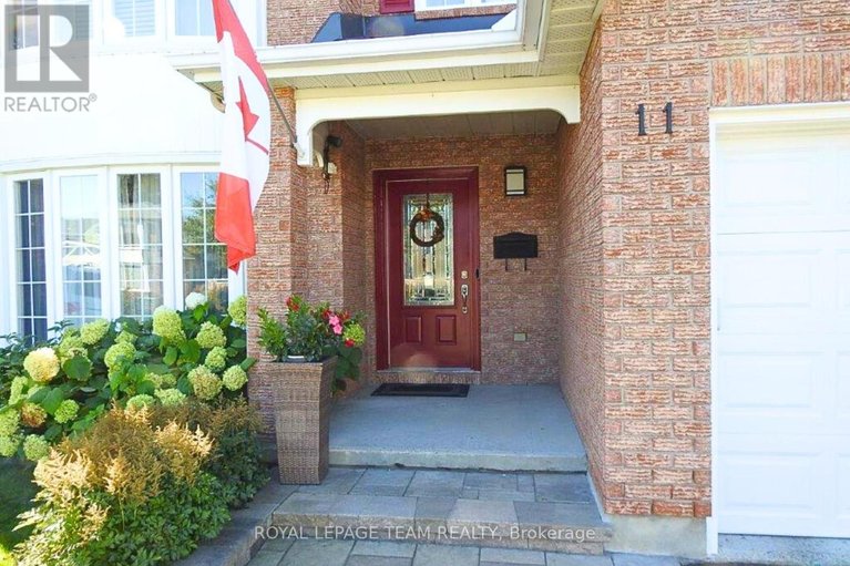 29494254/11-speers-crescent/bridlewood/ottawa/ontario/K2M1W1_4