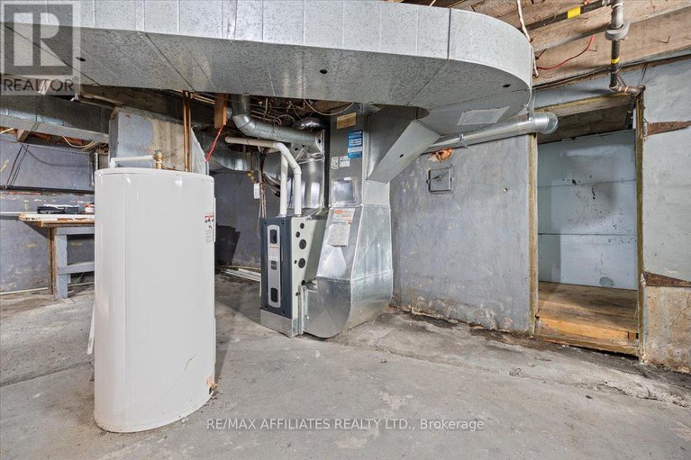 28601010/310-shakespeare-street/vanier/ottawa/ontario/K1L5M2_23
