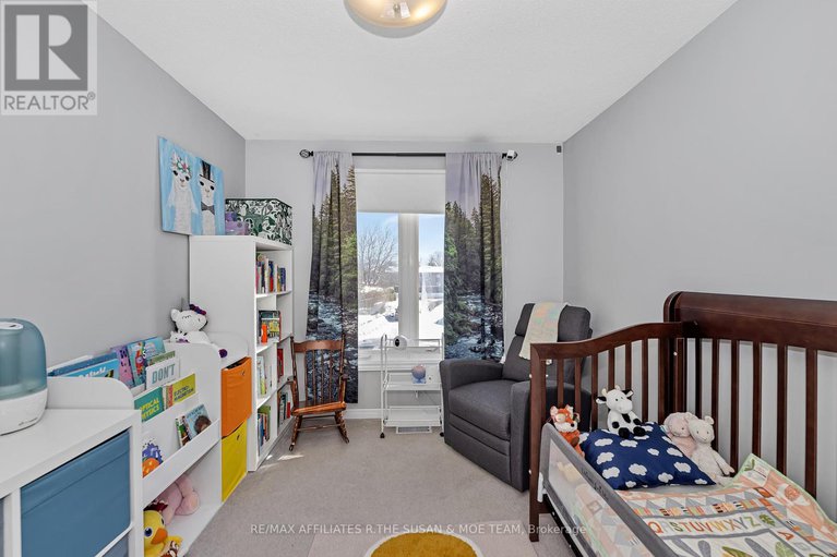 29307486/52-kenmare-place/cedargrovefraserdale/ottawa/ontario/K2J3L9_27