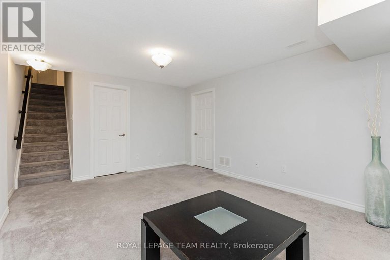 28283530/523-parade-drive/stittsville-south/ottawa/ontario/K2S0X8_39