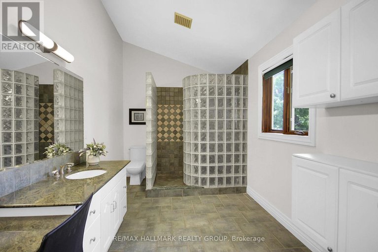 28389488/27-savuto-way/meadowlandscrestview/ottawa/ontario/K2G2S9_39
