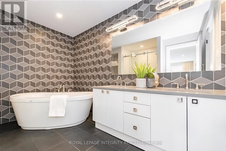 29443241/332-haliburton-heights-s/emerald-meadowstrailwest/ottawa/ontario/K2V0G1_43