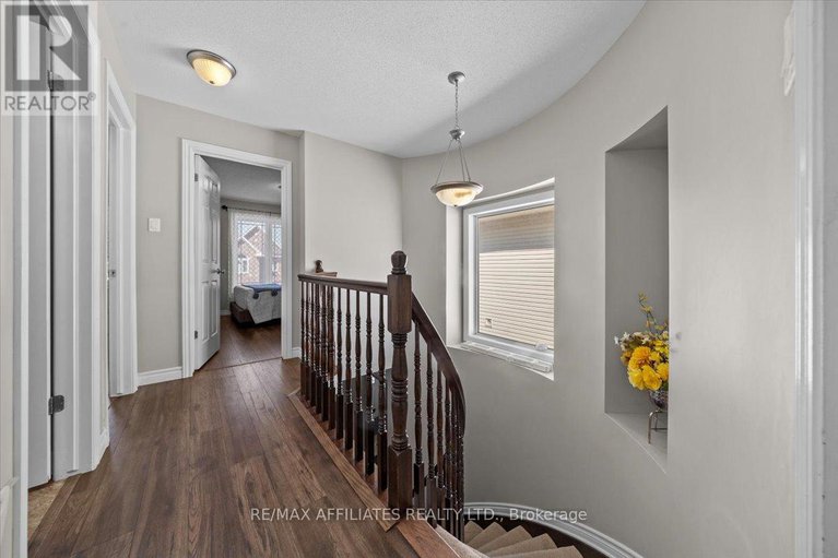 28378372/119-silvermoon-crescent/avalon-east/ottawa/ontario/K4A0P5_22