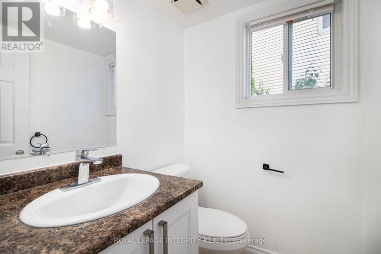 28422244/2044-wildflower-drive/queenswood-heights-south/ottawa/ontario/K1E3R5_12