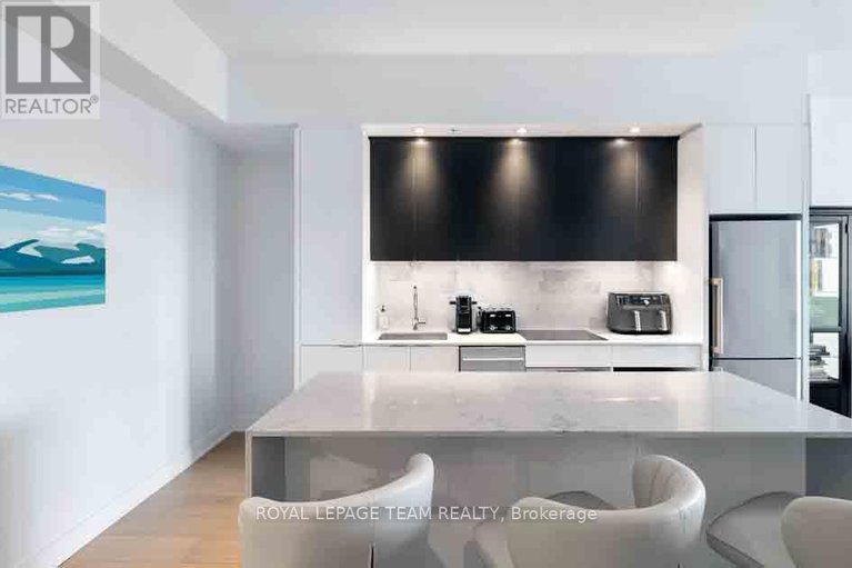 27815266/1503-20-daly-avenue/ottawa/ontario/K1N0C6_13