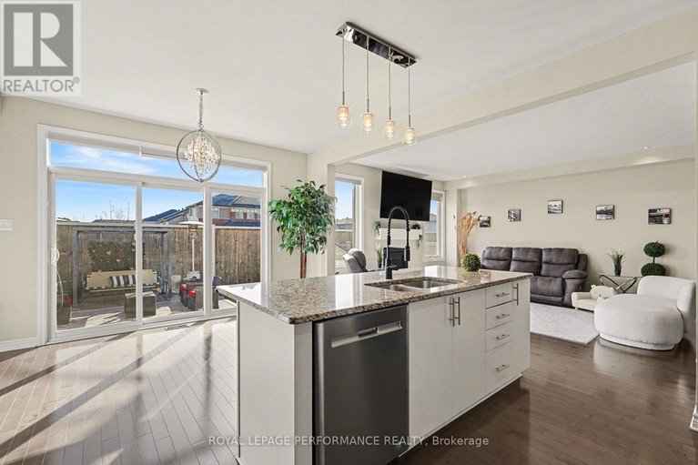 29669159/504-yellow-birch-street/mer-bleuebradley-estatesanderson-park/ottawa/ontario/K1W0J3_9