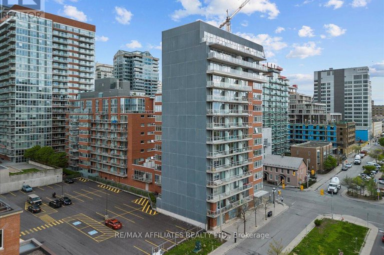 28155411/201-180-york-street/lower-townbyward-market/ottawa/ontario/K1N1J6_41