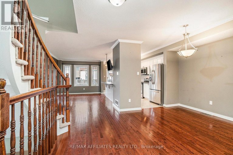 28803374/714-regiment-avenue/emerald-meadowstrailwest/ottawa/ontario/K2M0E3_3