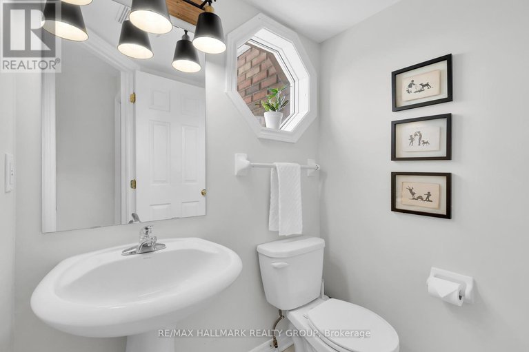 29450372/1344-guthrie-street/leslie-park/ottawa/ontario/K2H1G8_27