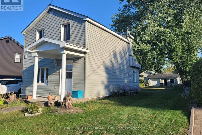 28932365/975-queen-street/lorignal/champlain/ontario/K0B1K0_1
