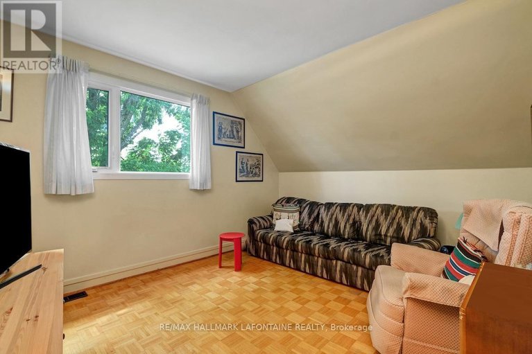 28797062/844-edgeworth-avenue/whitehaven/ottawa/ontario/K2B5L6_32