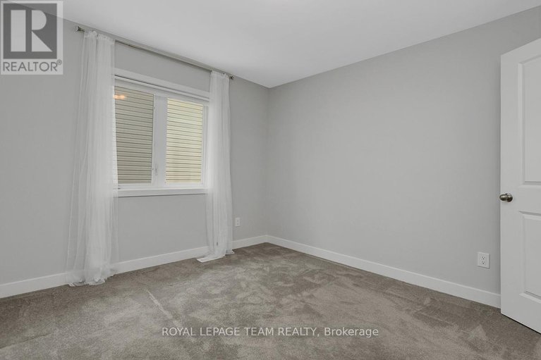 29433481/749-brian-good-avenue/riverside-southgloucester-glen/ottawa/ontario/K4M0E3_37