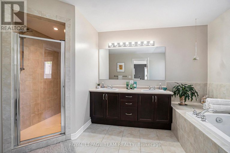 28937544/369-glenbrae-avenue/morgans-grantsouth-march/ottawa/ontario/K2W0C2_24