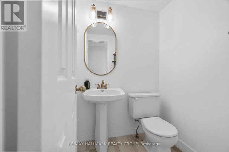 28403096/25-1400-wildberry-court/chapel-hill/ottawa/ontario/K1C7K6_10