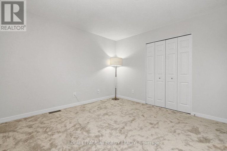 29232171/2177-lenester-avenue/mckellar-heightsglabar-park/ottawa/ontario/K2A4A9_24